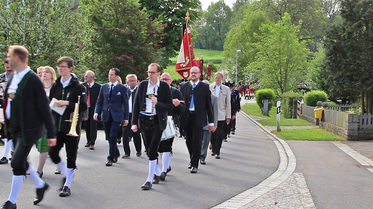 125 Jahre Feuerwehr Lanz: Lanzer trotzen Regen
