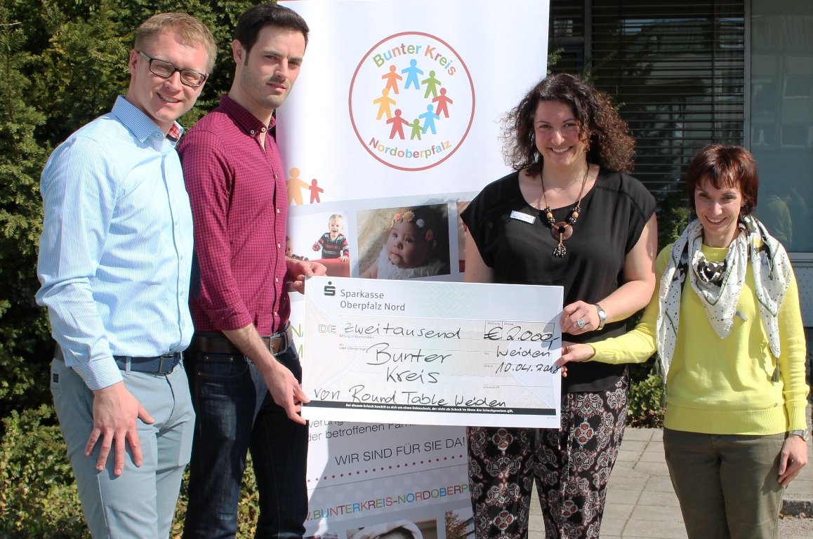 Spendenübergabe Entenrennen Round Table Bunter Kreis Nordoberpfalz