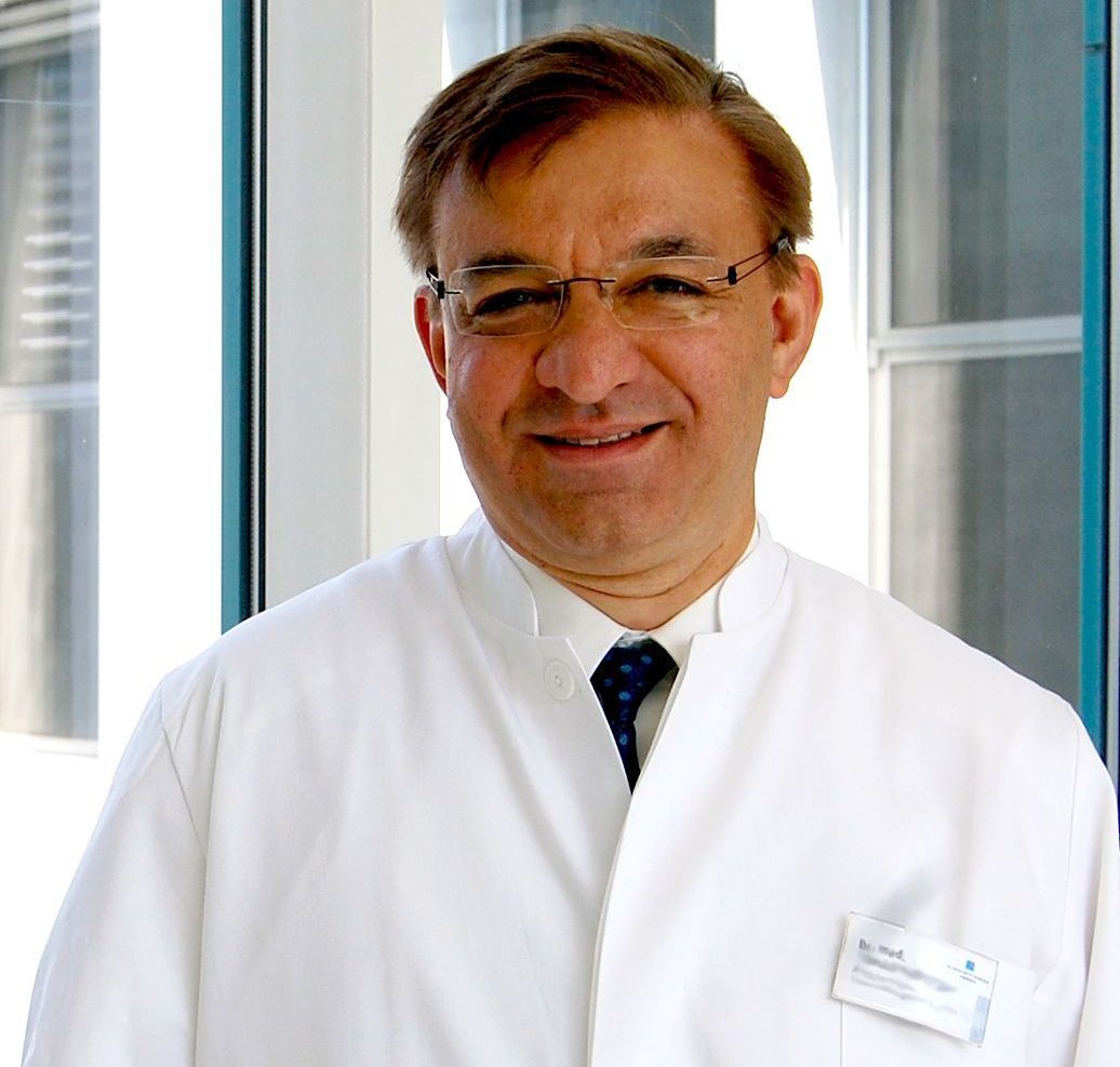 Von der Westpfalz in die Oberpfalz: Neuer Chefarzt für Neurochirurgie