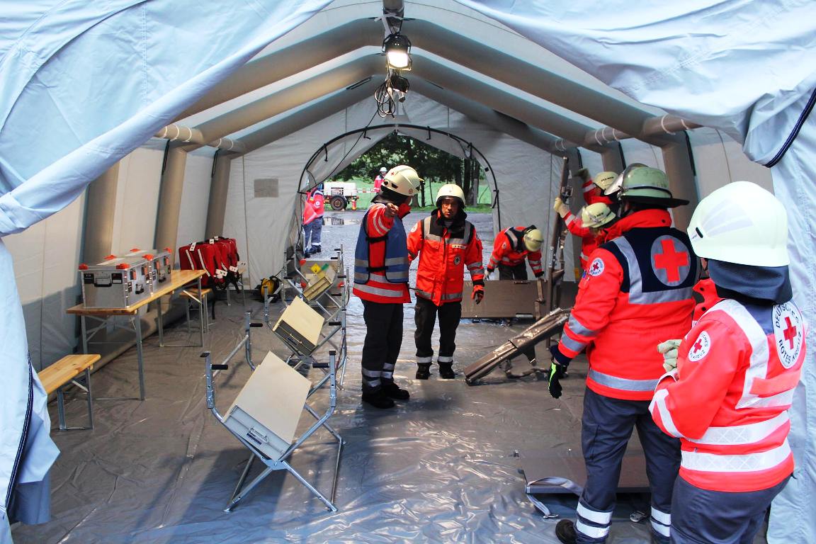 Einsatz für die SEG Behandlung Neustadt und Technik & Sicherheit Weiden ....