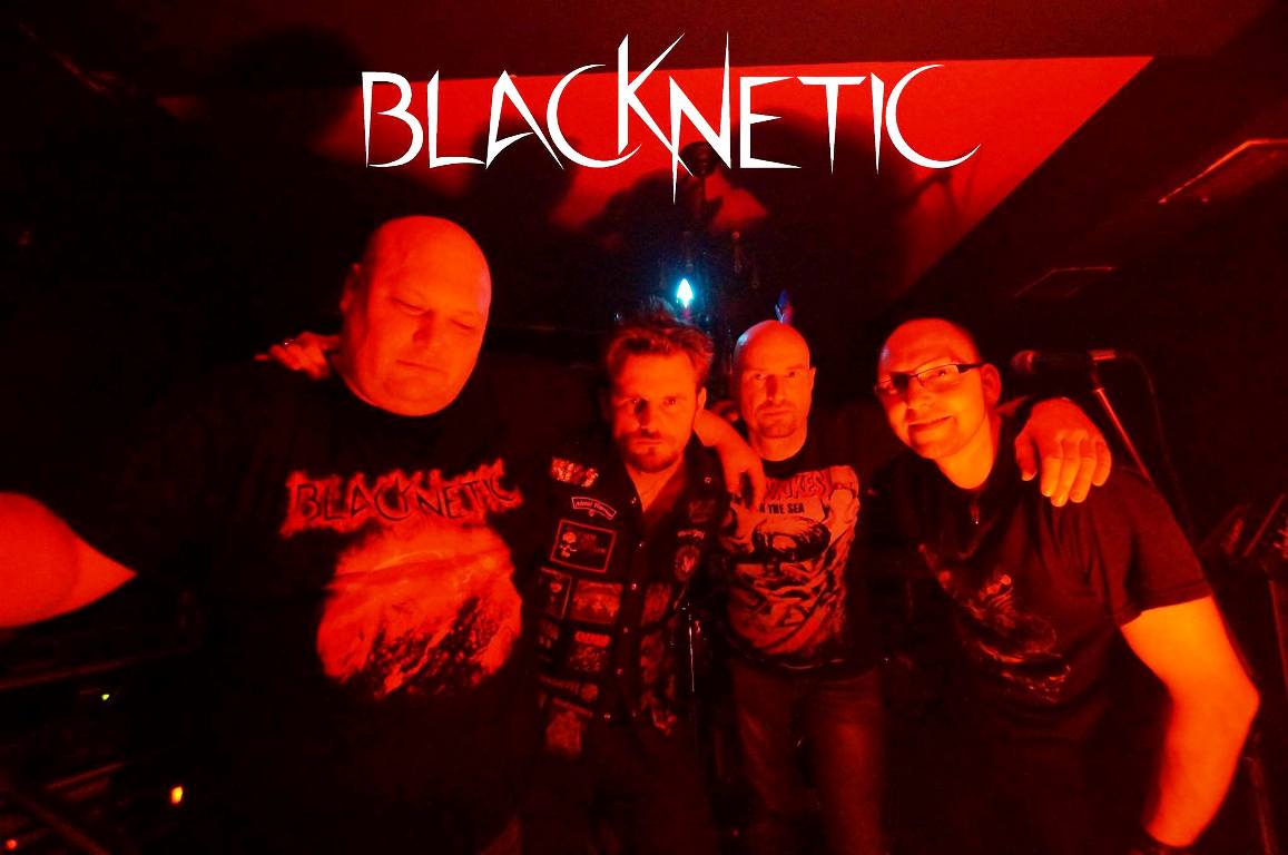 Live Stage Parapluie, Blacknetic