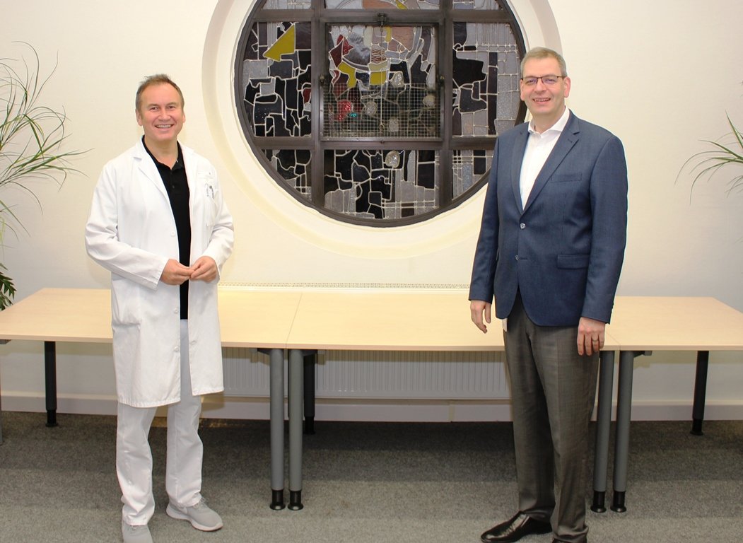 Hand Chirurgie zusammengelegt Klinikum Weiden Tirschenreuth