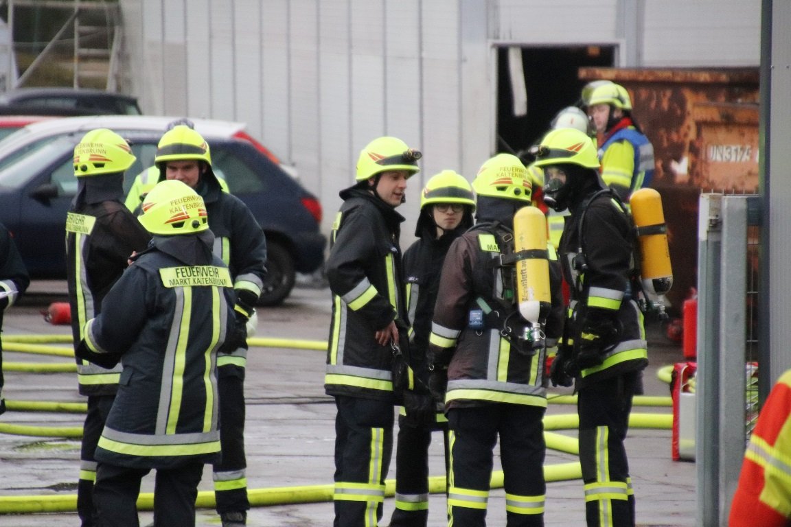 Brand Lagerhalle Hütten