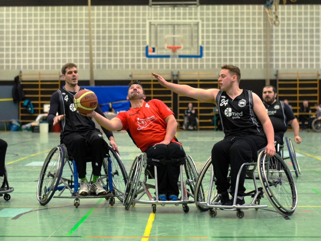 Klare Heimsiege sichern 3.Tabellenplatz der Rollstuhlbasketballer Weiden