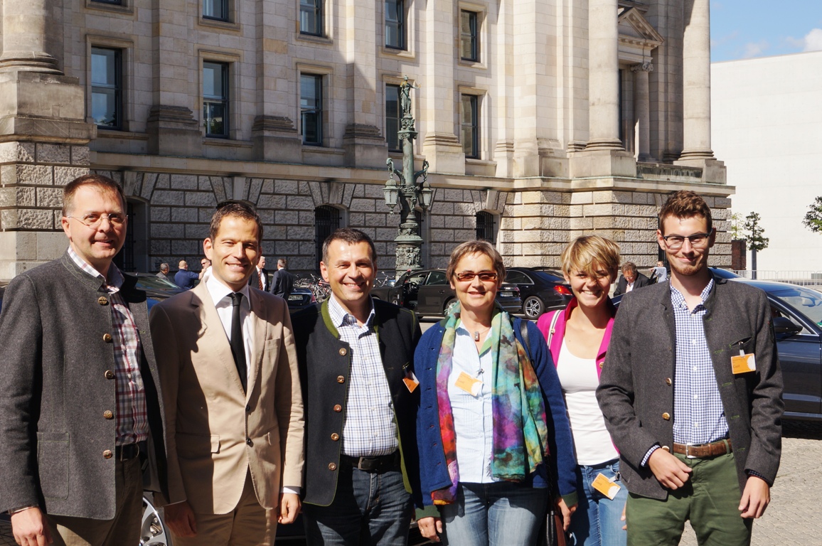 15-09-09_Familie_Mehler_mit_Albert_Rupprecht_im_Bundestag