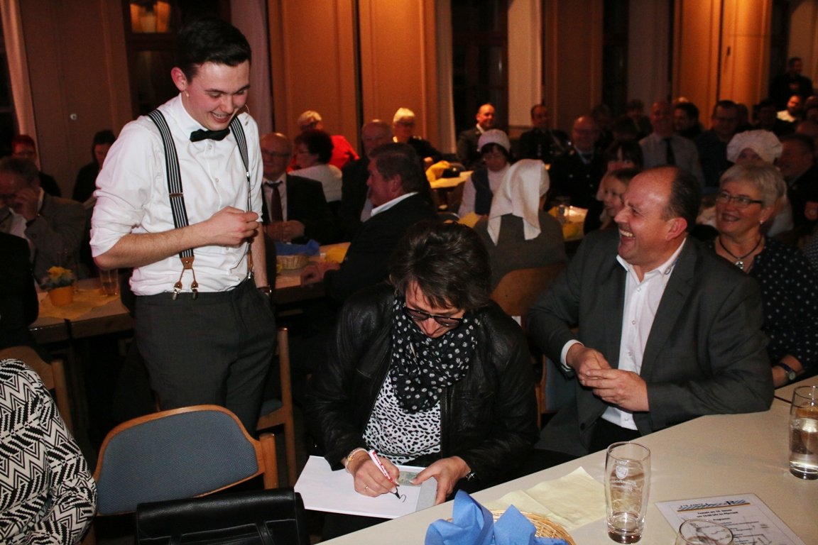 Beim Unfall entstand an beiden Fahrzeugen ein Totalschaden.