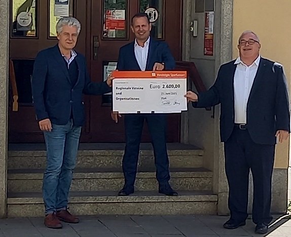 2.600 Euro gespendet für den Zusammenhalt in der Region