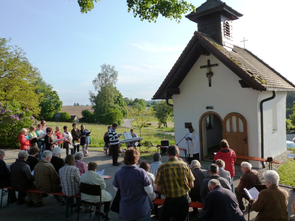 2012_Maiand_Weinrieth, Kirche, Gottesdienst,