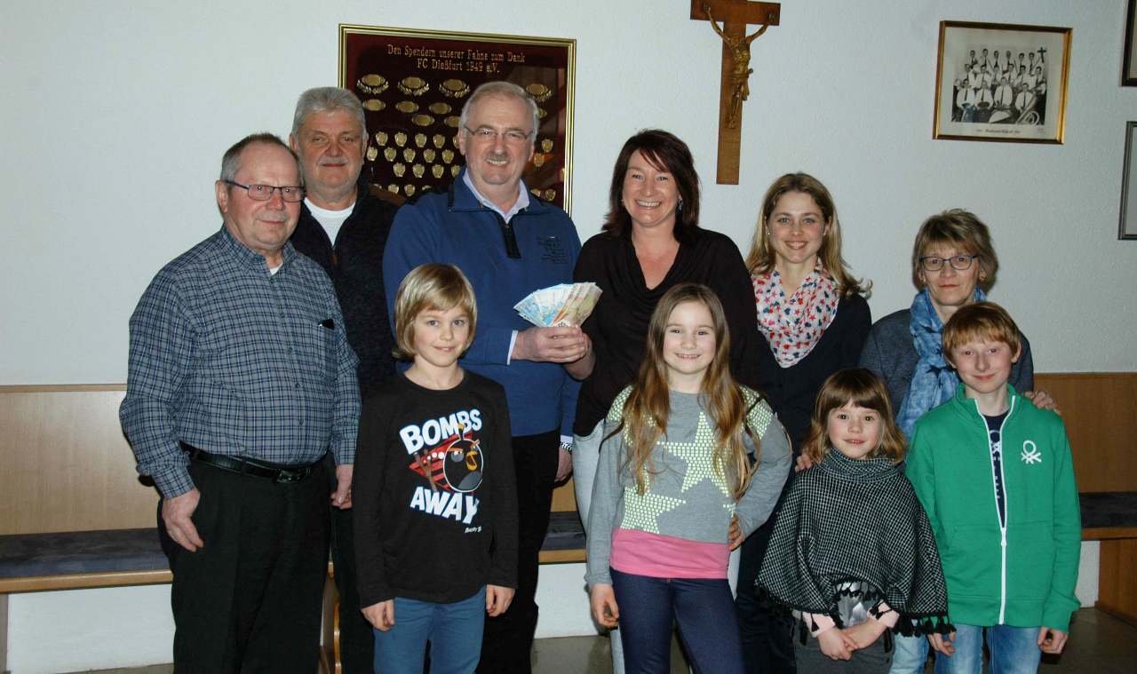 Dießfurt: Kaffee- und Kuchenerlös für kranke Kinder