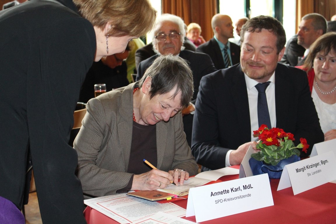 201603_Hendricks_signiert