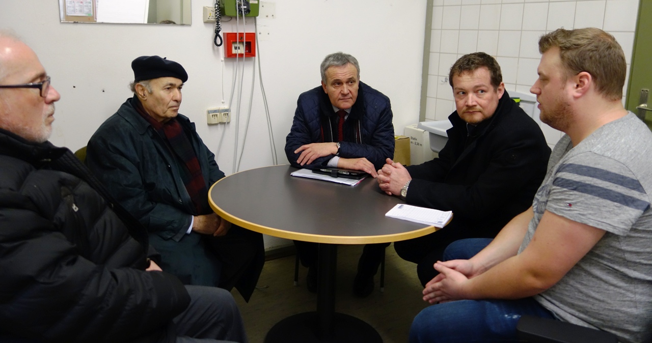 201603_Seggewiß-Grötsch-Flüchtlinge-Mehrzweckhalle