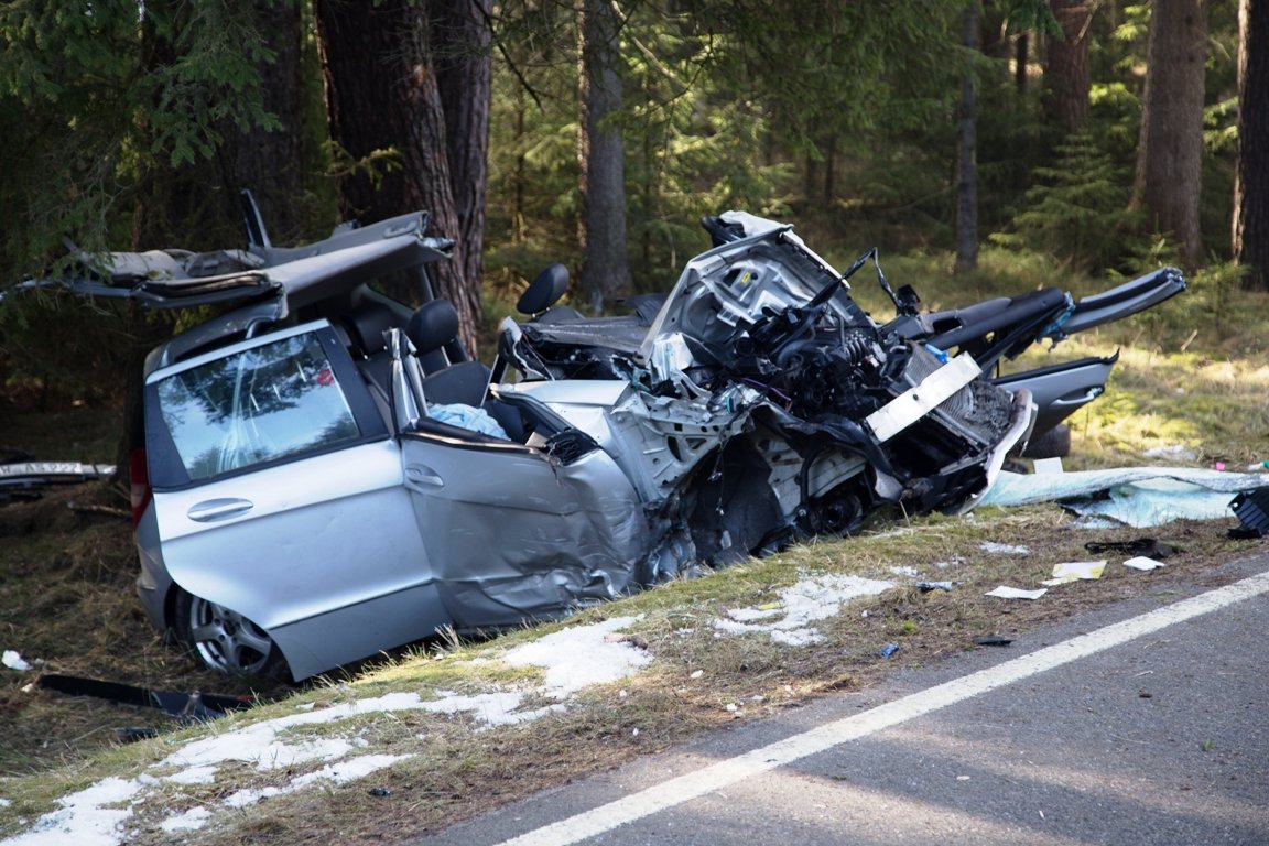 Schwerstverletzte bei Verkehrsunfall auf der B 15 im Landkreis Tirschenreuth