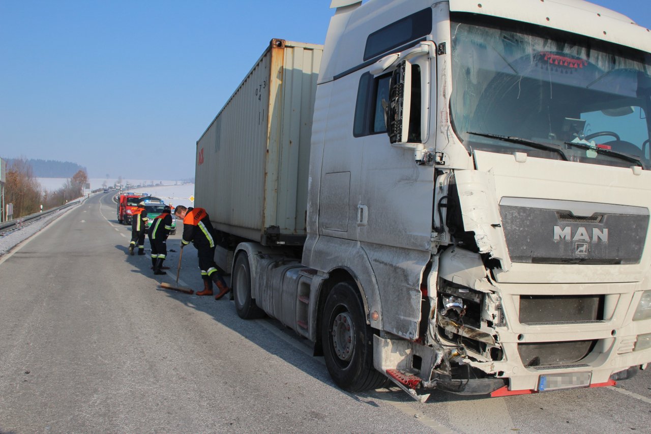 Unfall Pressath Lkw B299