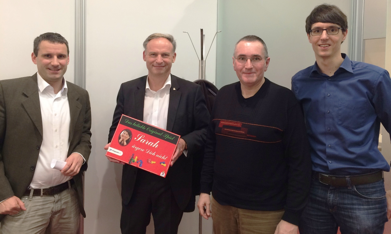 Fotopuzzle Spielzeugmesse Nürnberg Mensch ärgere dich nicht