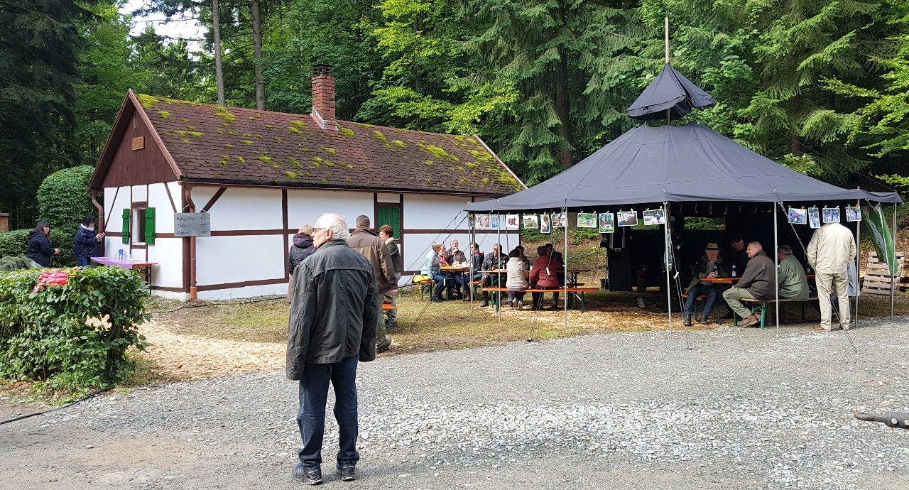 Tag der offenen Tür Köhlerhütte Pressath Learning Campus