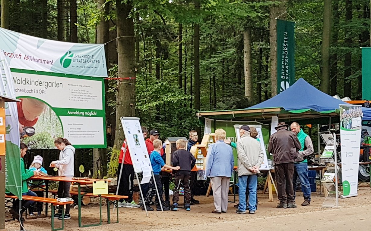 Tag der offenen Tür Köhlerhütte Pressath Learning Campus