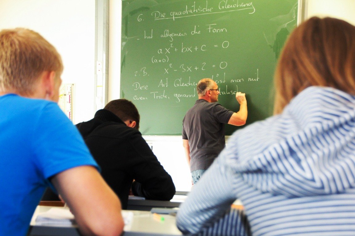 Lernen, Schule, Unterricht, Mathe, Mathemathik, Lehrer, Schüler, Studium, Student, Studenten, Dozent, Lernen, Üben, Wiederholen
