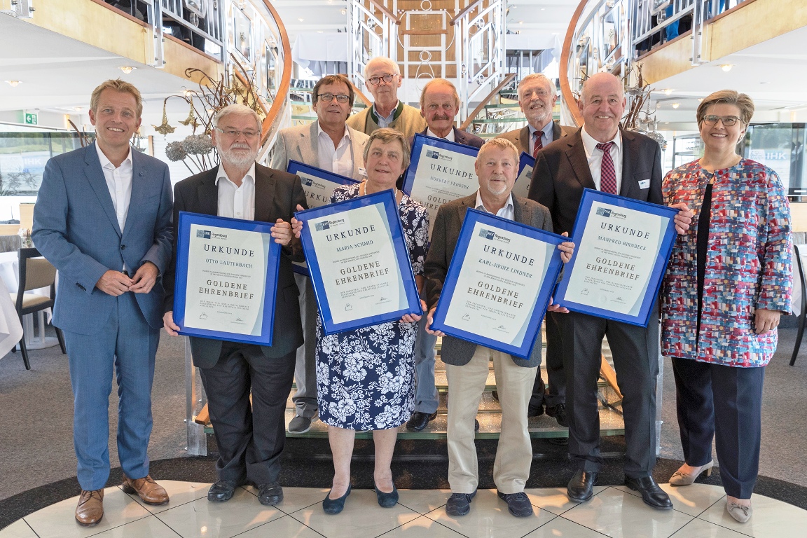 Wer rastet, der rostet: IHK ehrt 153 langjährige Prüfer