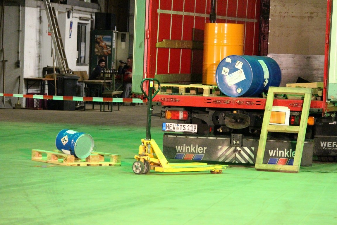 Feuerwehr Neustadt/WN - gemeinsame Gefahrgutübung mit Floß