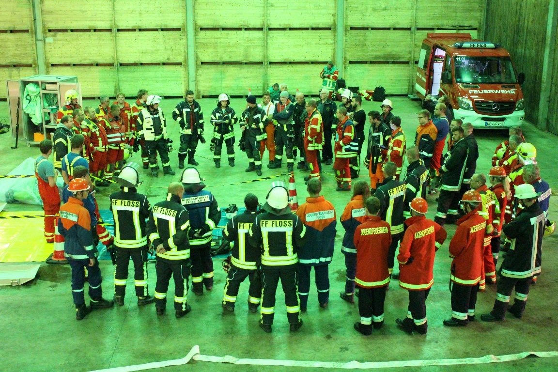 Feuerwehr Neustadt/WN - gemeinsame Gefahrgutübung mit Floß