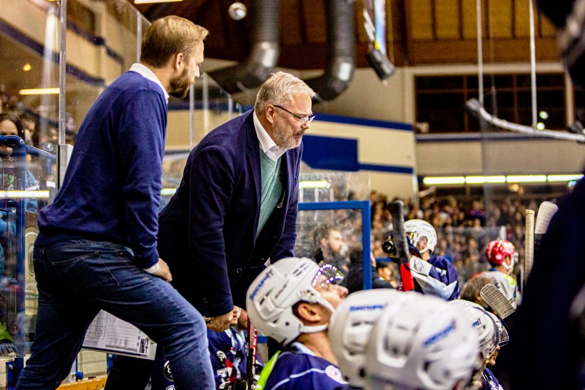 Ken Latta Vertragsverlängerung Blue Devils Weiden