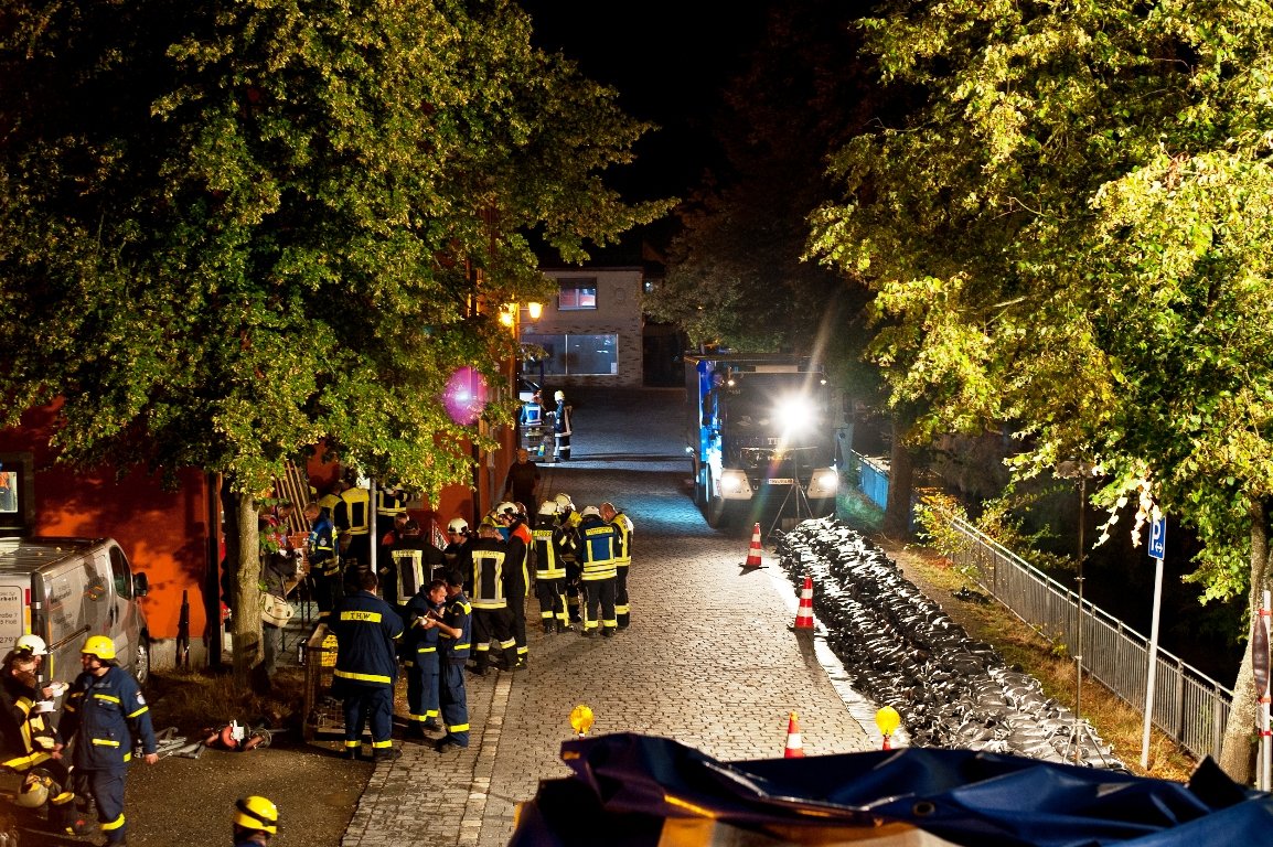 21. Sandsäcke fertig Einsatzübung Katastrophenschutzübung Floß