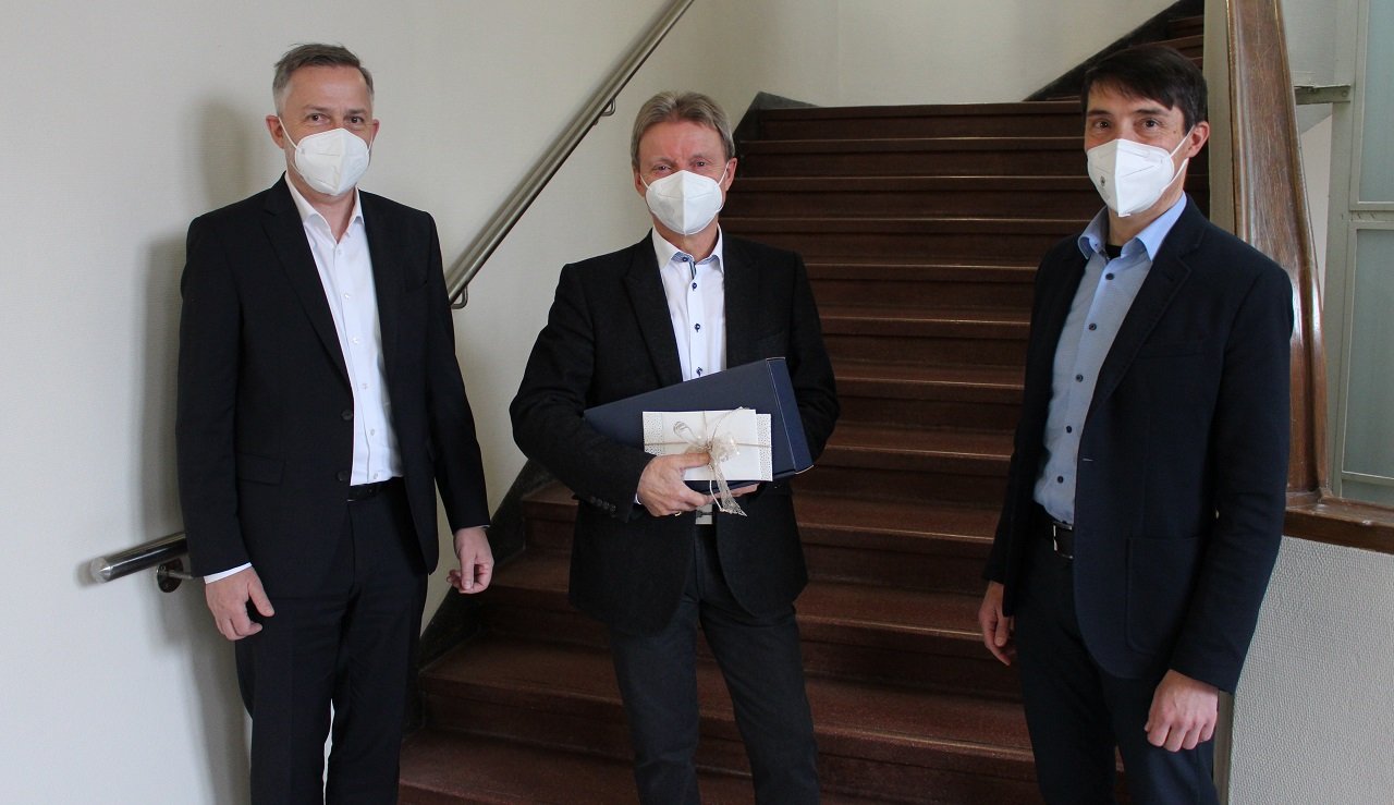 Langjährigen Finanzchef in neuen Lebensabschnitt verabschiedet