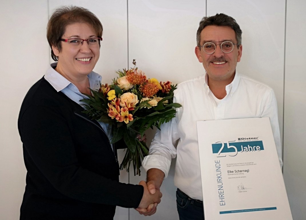25-Jahre-Distner-Mitarbeiterehrung-Elke-Scharnagl