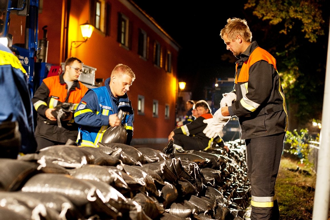 25. Verbau Einsatzübung Katastrophenschutzübung Floß