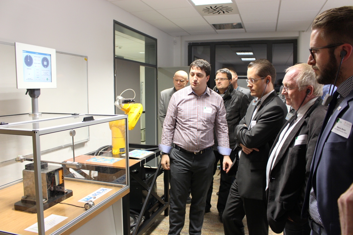 2_Besuch_der_Forschungslabore_von_NTIS__im_Bereich_Steuerungstechnik