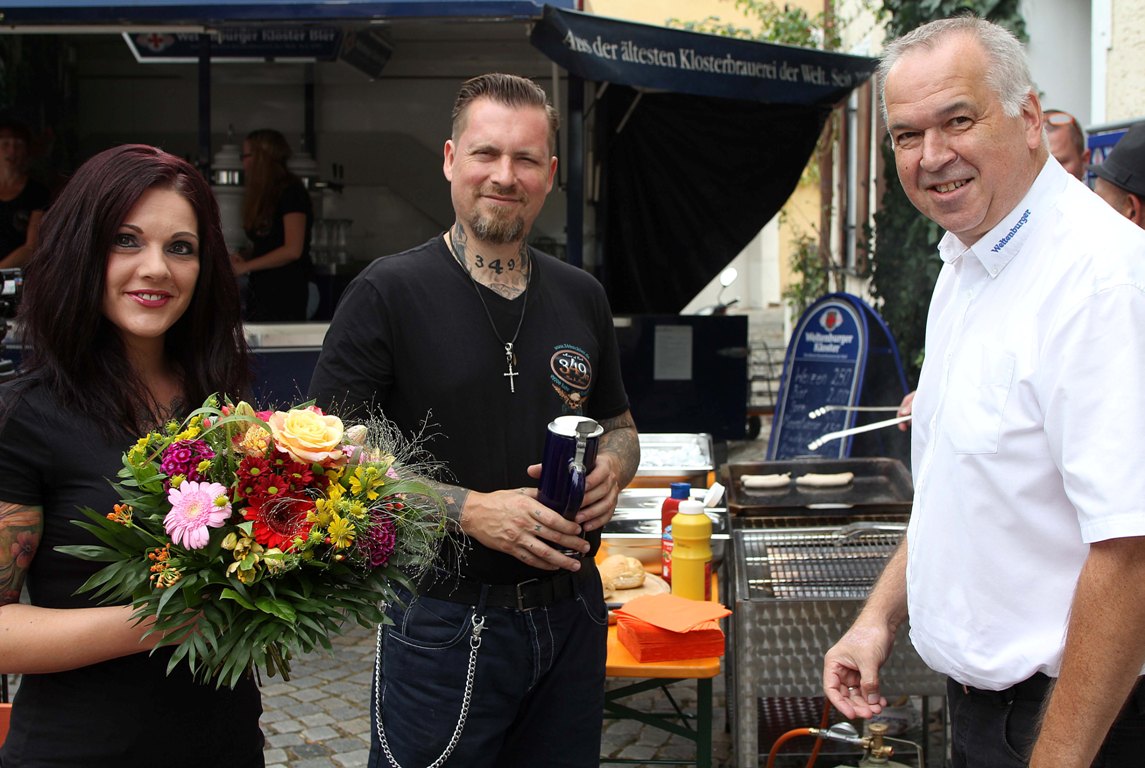 Bis auf den letzten Platz gefüllt: Luher "349er" feiert gelungene Eröffnung