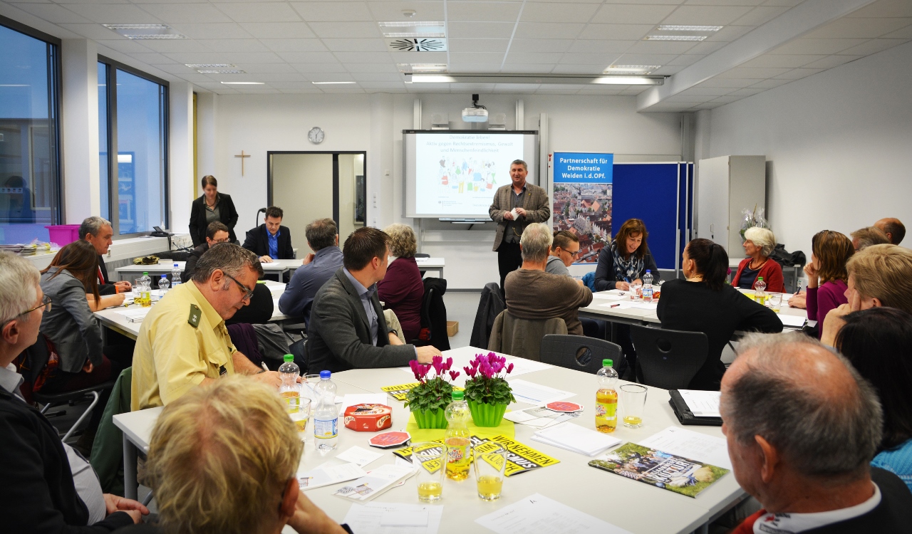 Demokratiekonferenz Weiden tolerant Jugendforum
