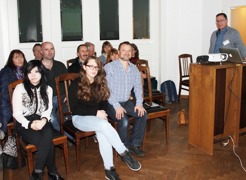 631453714006506-122399643