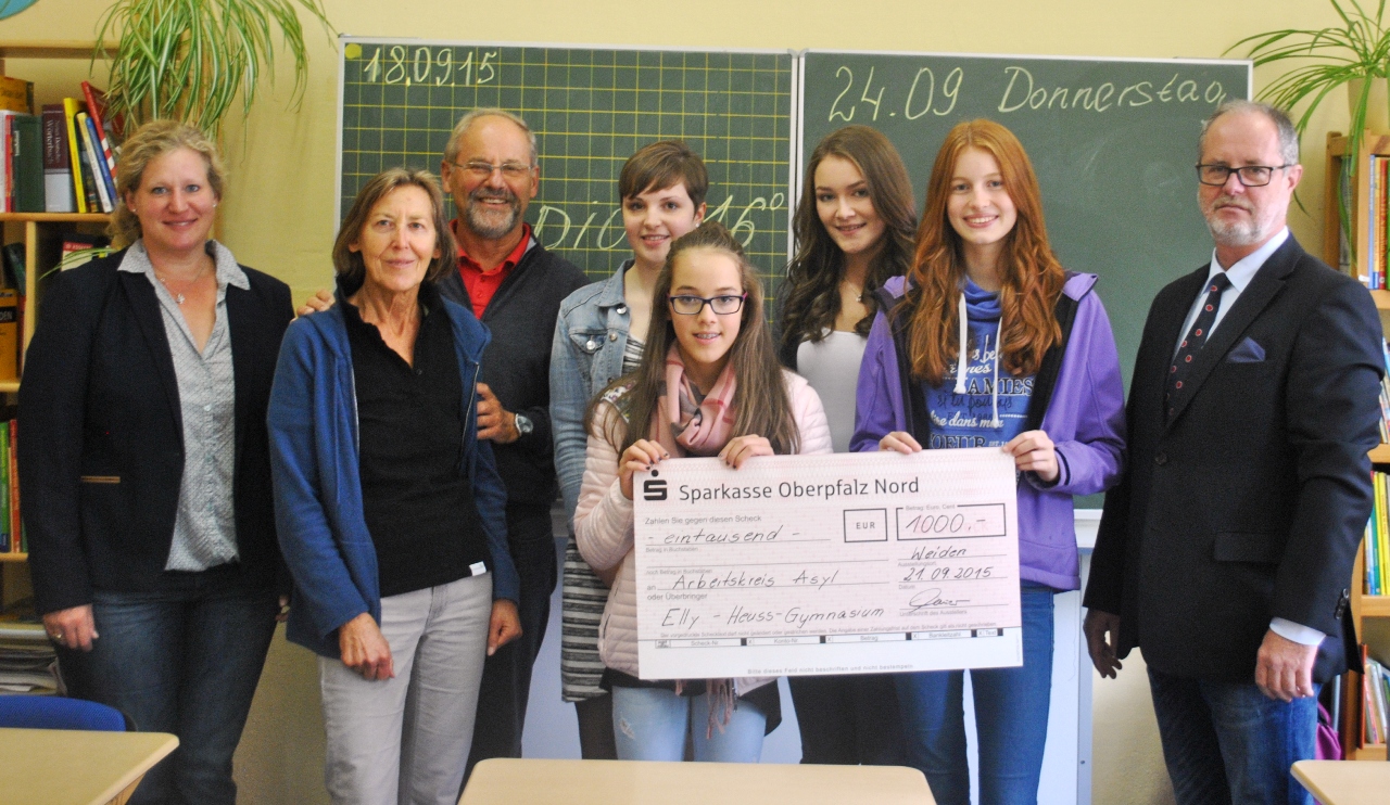Elly Heuss Gymnasium EHGAK Asyl Spendenübergabe