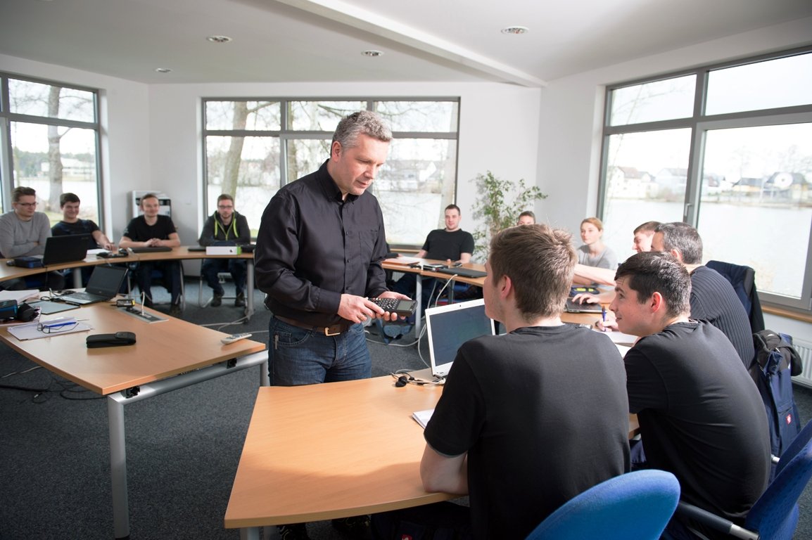 Infoabend über Fachschule für Elektrotechnik: Vortrag auf Augenhöhe