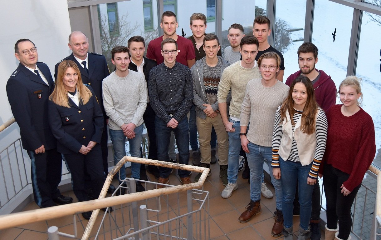 15 Neue bei der Weidener Polizei: "Von Anfang an dabei!"