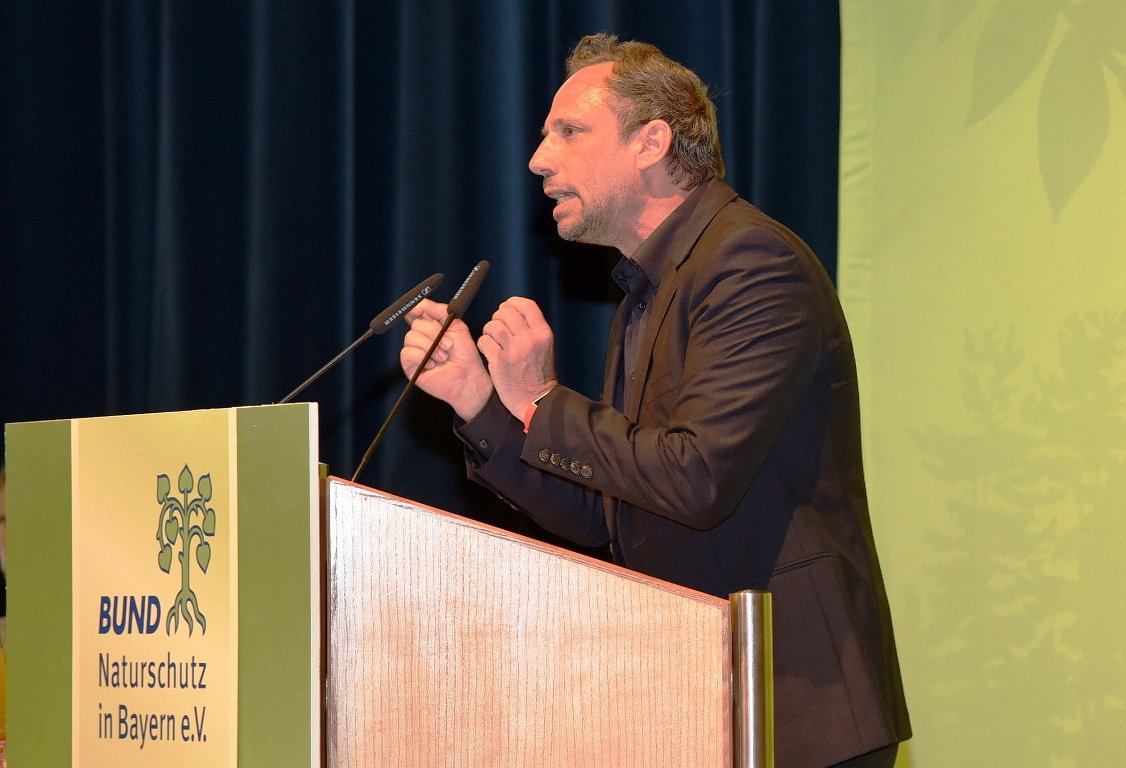 Bayerns Umweltminister Thorsten Glauber beim BUND Naturschutz