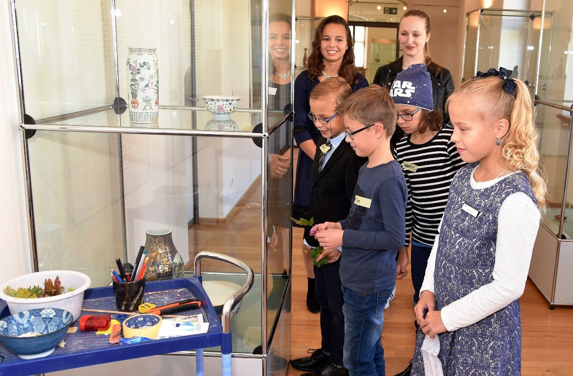 Kinder führen Kinder Keramikmuseum