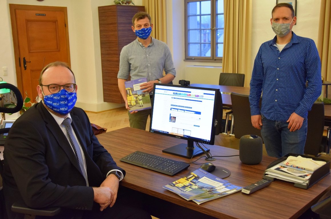 Abfallkalender und Onlinetauschbörse Landkreis Neustadt Waldnaab Landrat Andreas Meier, Christian Reber, Peter Hägler