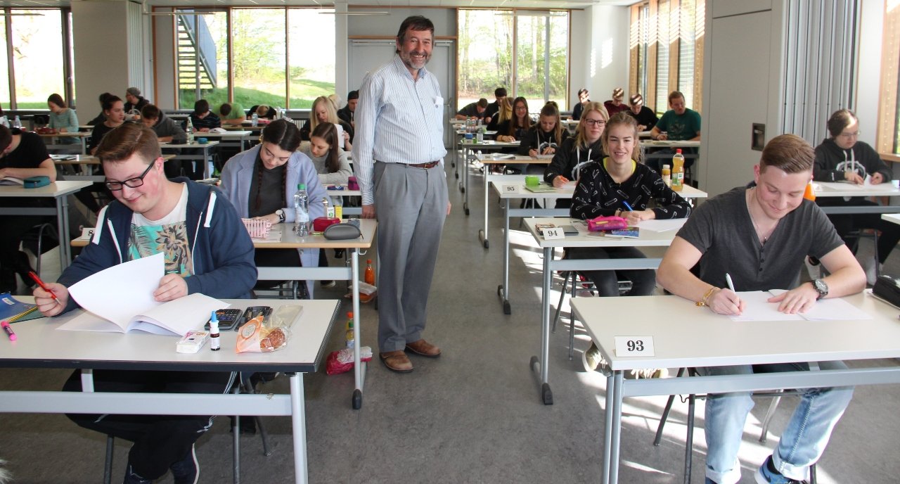 Abitur Prüfungen 2017 Gymnasium Tirschenreuth Stiftland Gymnasium