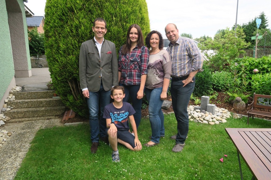 Albert_Rupprecht_mit_Patin_Sara_Eger_den_Eltern_Tanja_und_Dirk_sowie_dem_Bruder_Florian