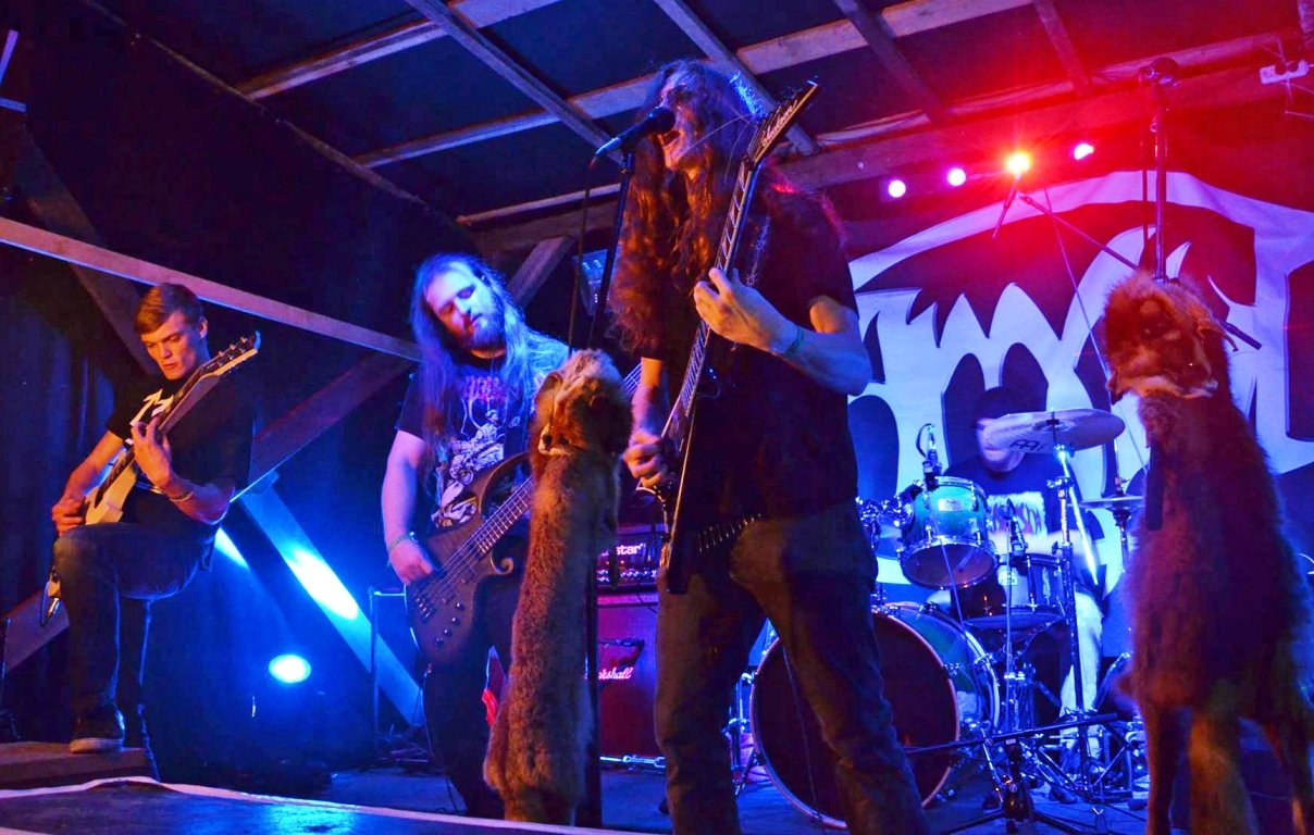 Ammyt, Muckefuk, Salute