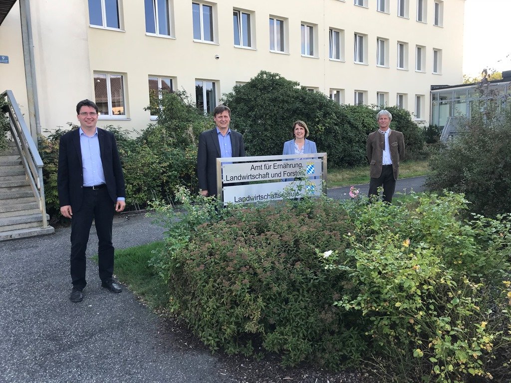 Amt für Ernährung, Landwirtschaft und Forsten mit Landwirtschaftsschule in Weiden, Florian von Brunn, Behördenleiter Reinhold Witt, MdL Annette Karl, Stellvertreter Gerhard Hösl