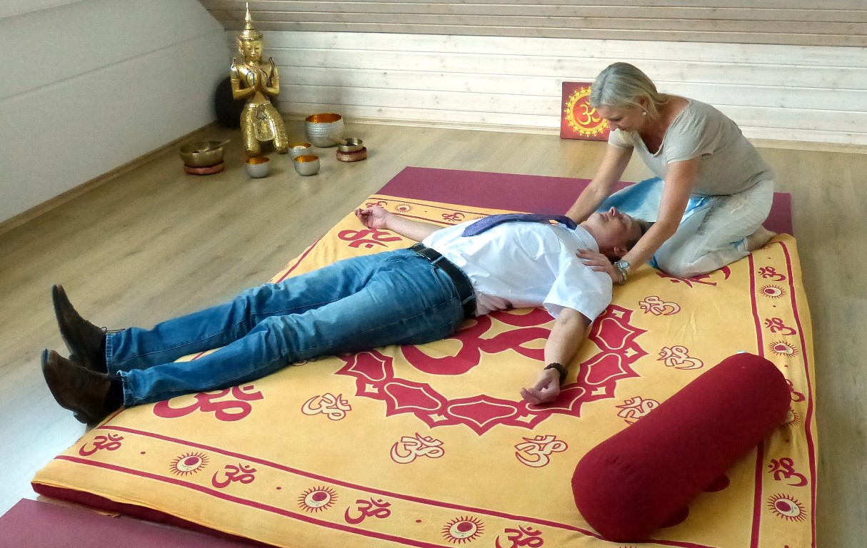 Ananda Yoga Feier Fest Yoga einjähriges Bestehen Bild Andrea Hegner2