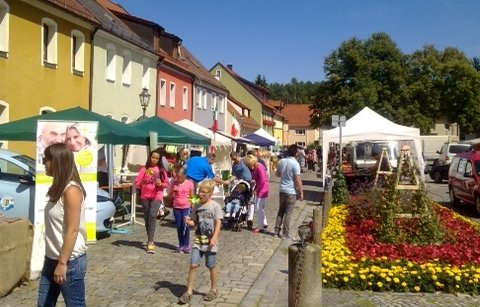 Annamarkt mit Töpfer und Kunsthandwerkermarkt