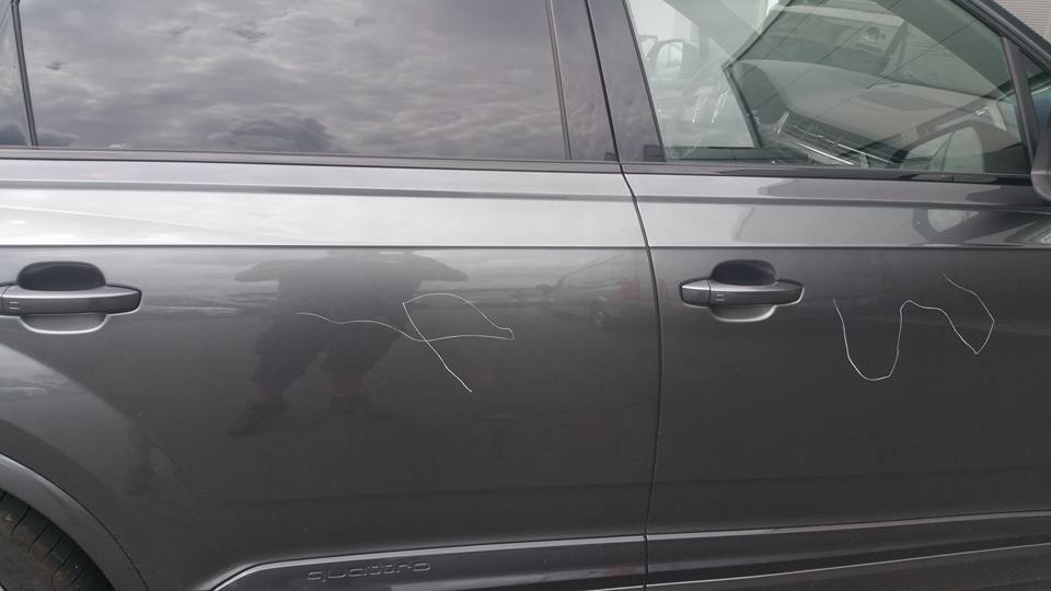 Audi in Weiden verkratzt