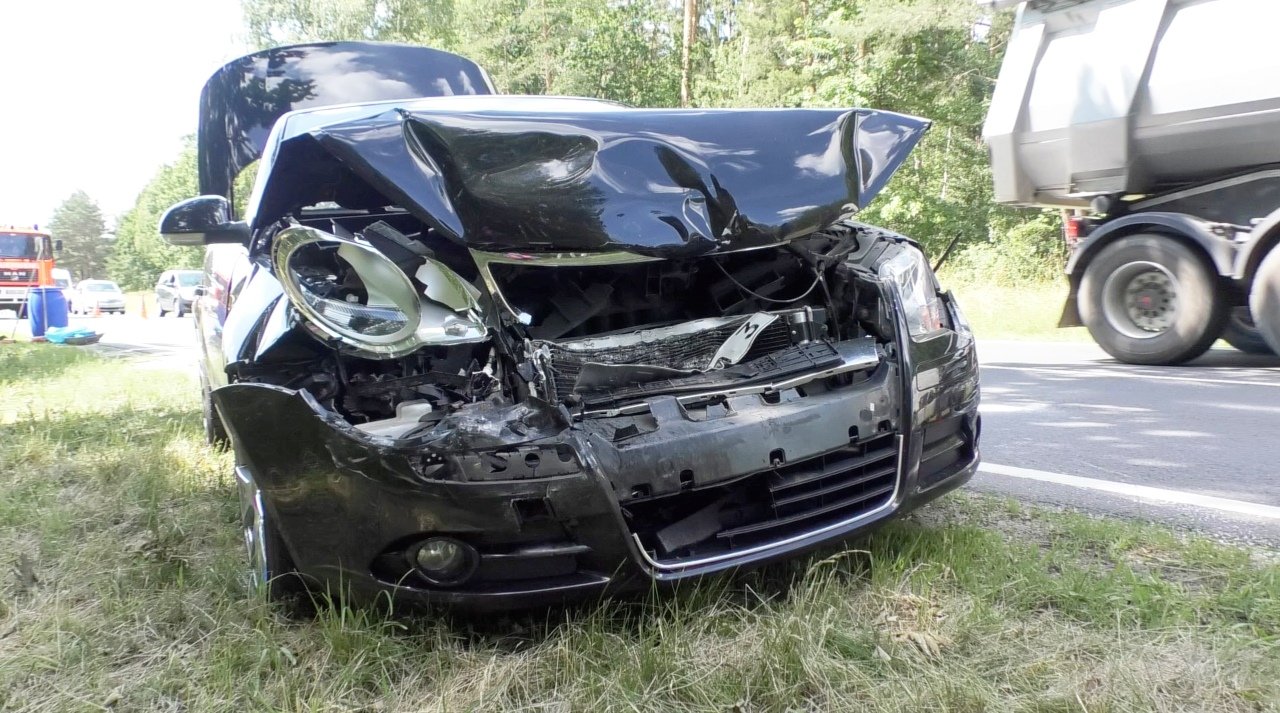 B470: Verletzter und großer Schaden nach Auffahrunfall