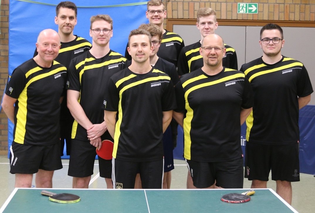 Aufstieg Herren Herrenmannschaft Grafenwöhr Tennis Tischtennis Bild Stefan Neidl