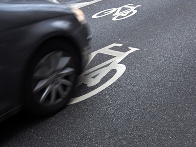 "Geisterradfahrer" verursacht Unfall und flüchtet