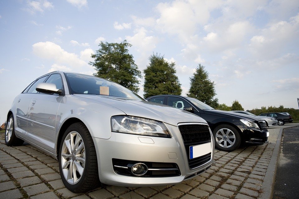 Autohaus Autohändler Auto Verkauf Auto Autohof pixabay